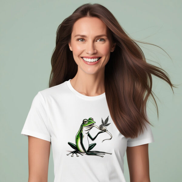 Frog Smokes Edgy and Fun Crew Neck T-shirt